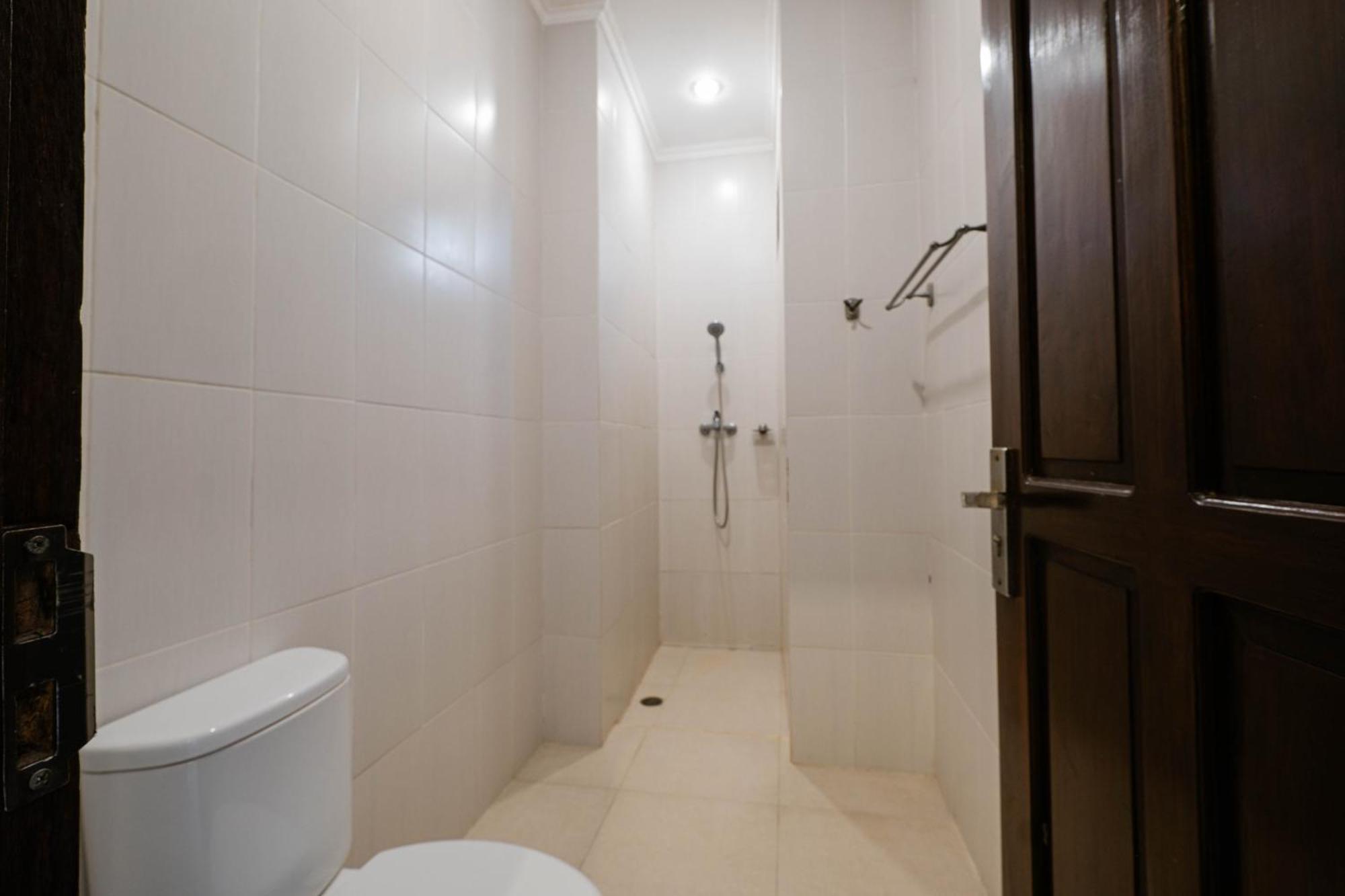 Puri Kasih Home Stay Санур Экстерьер фото