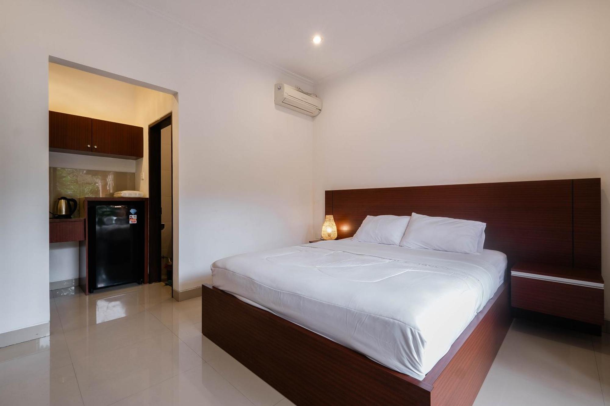Puri Kasih Home Stay Санур Экстерьер фото