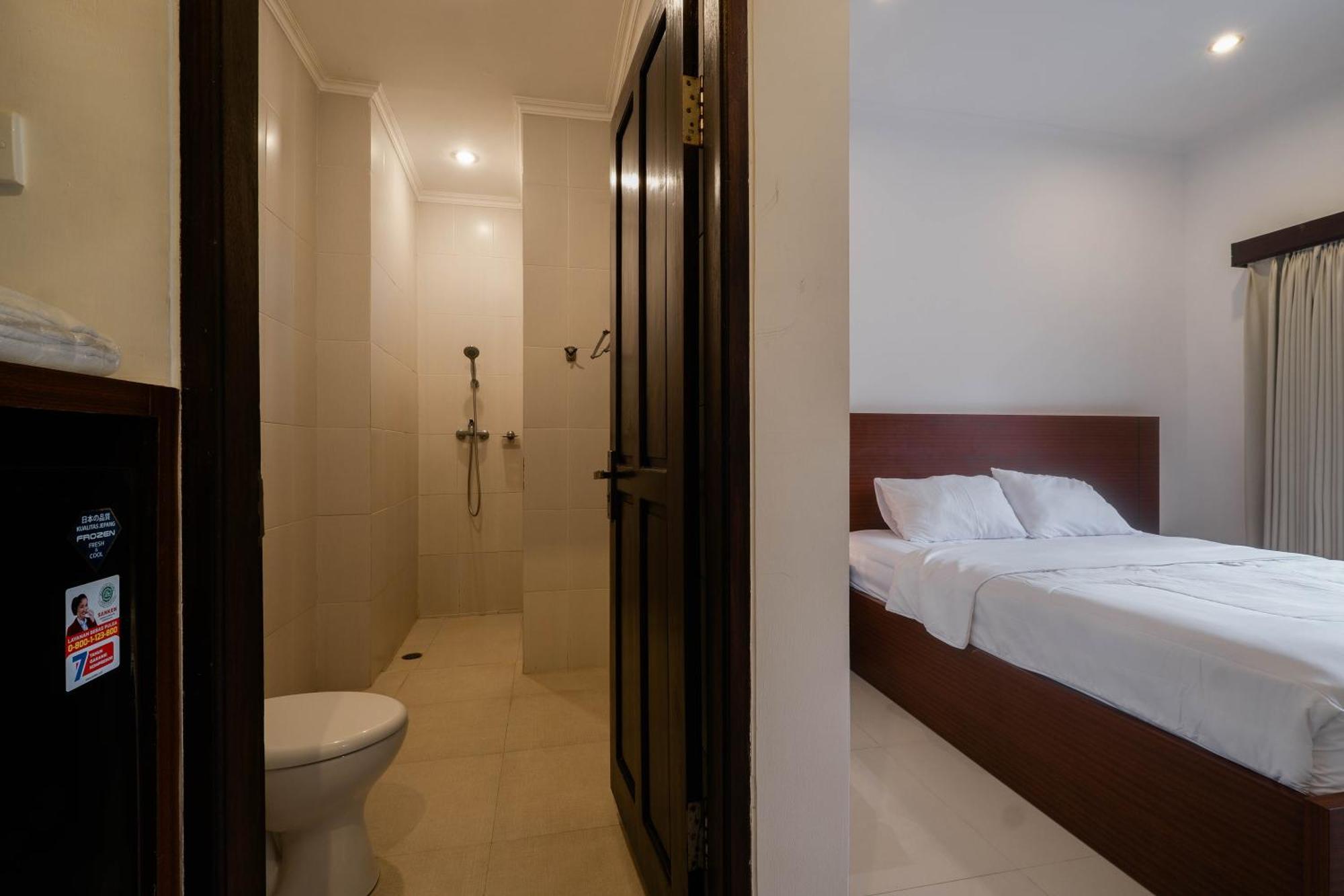 Puri Kasih Home Stay Санур Экстерьер фото