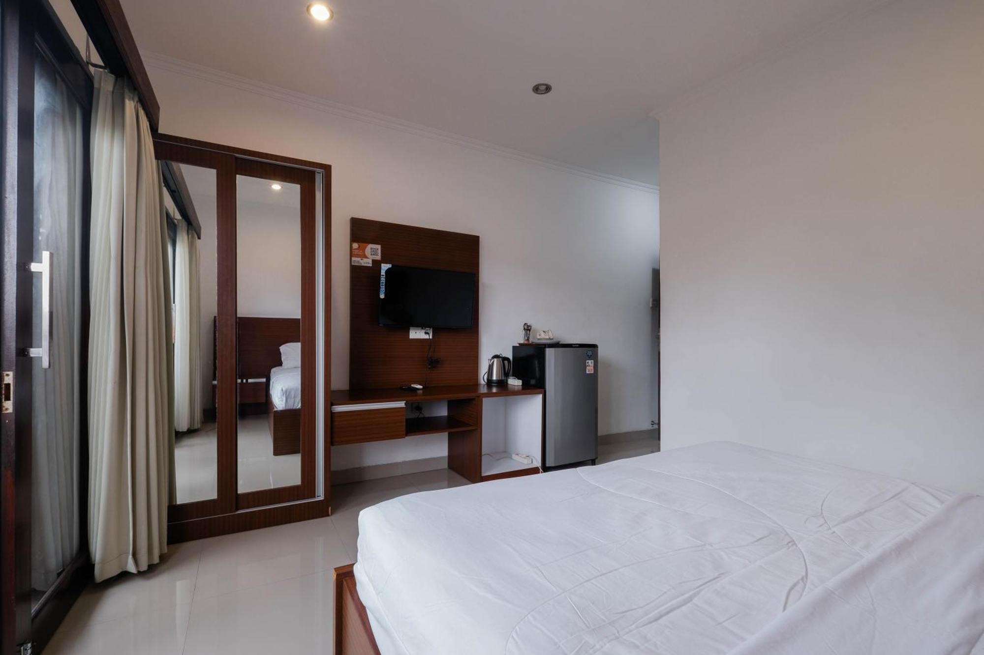 Puri Kasih Home Stay Санур Экстерьер фото