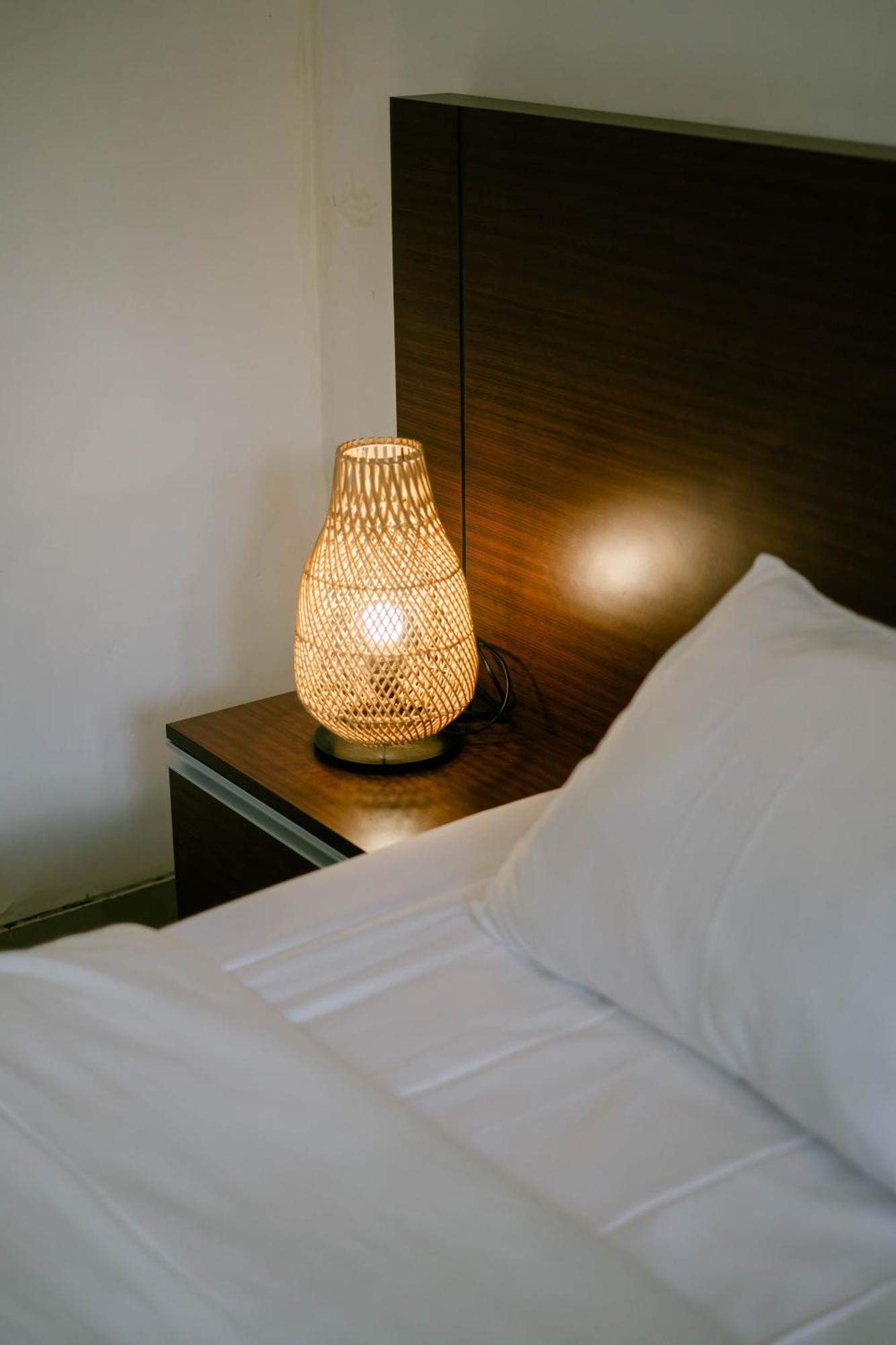Puri Kasih Home Stay Санур Экстерьер фото