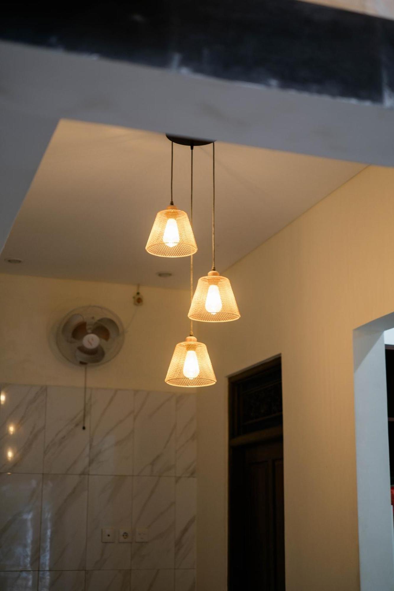 Puri Kasih Home Stay Санур Экстерьер фото